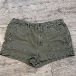 Aerie Sage Green Women's Cargo Shorts